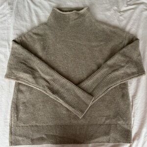 Aritzia Wilfred Luxe Cashmere Sweater LG